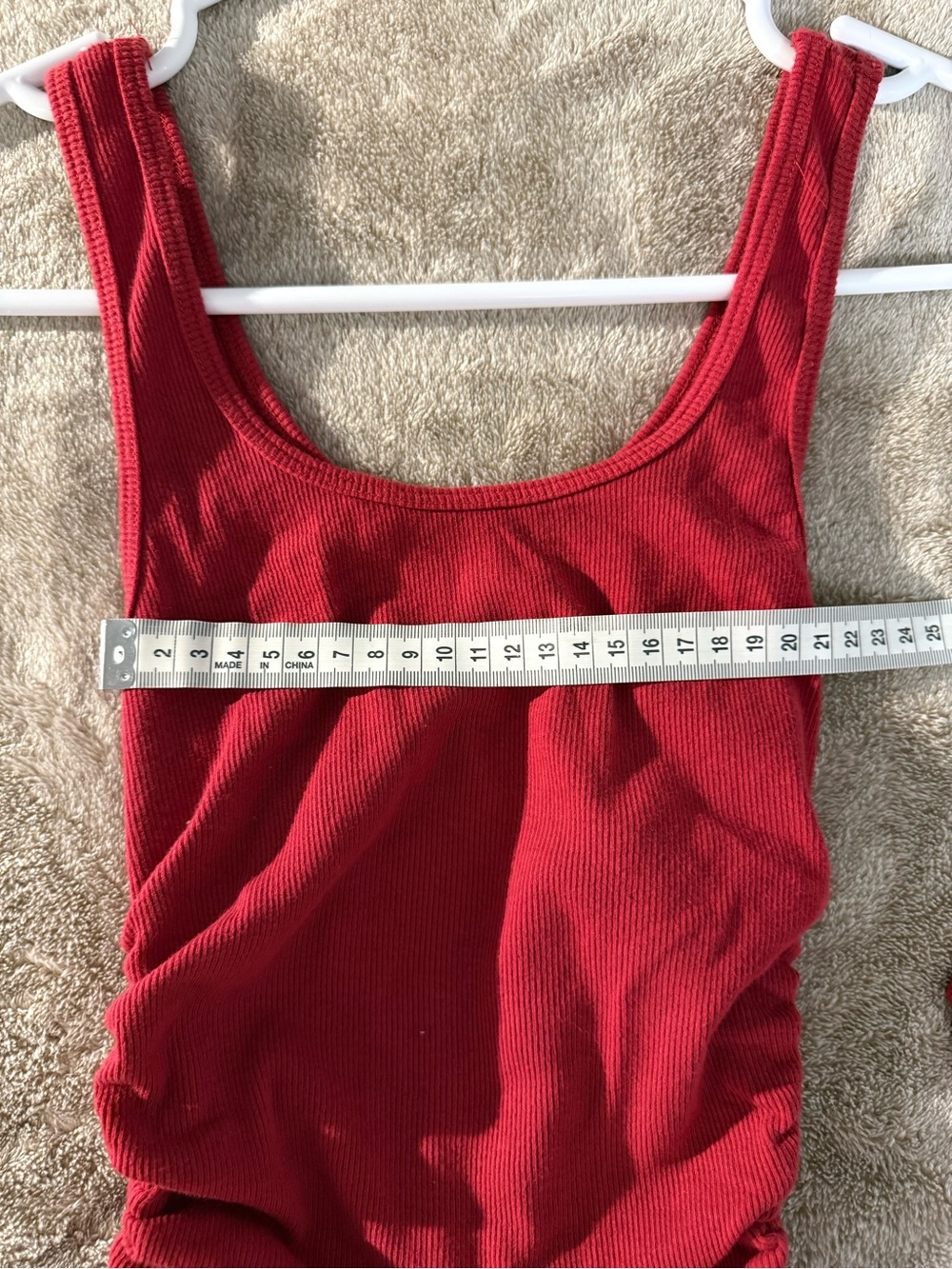 HOLLISTER - Red Ribbed Ruched Side-Tie Tank Top - Picture 2 of 4